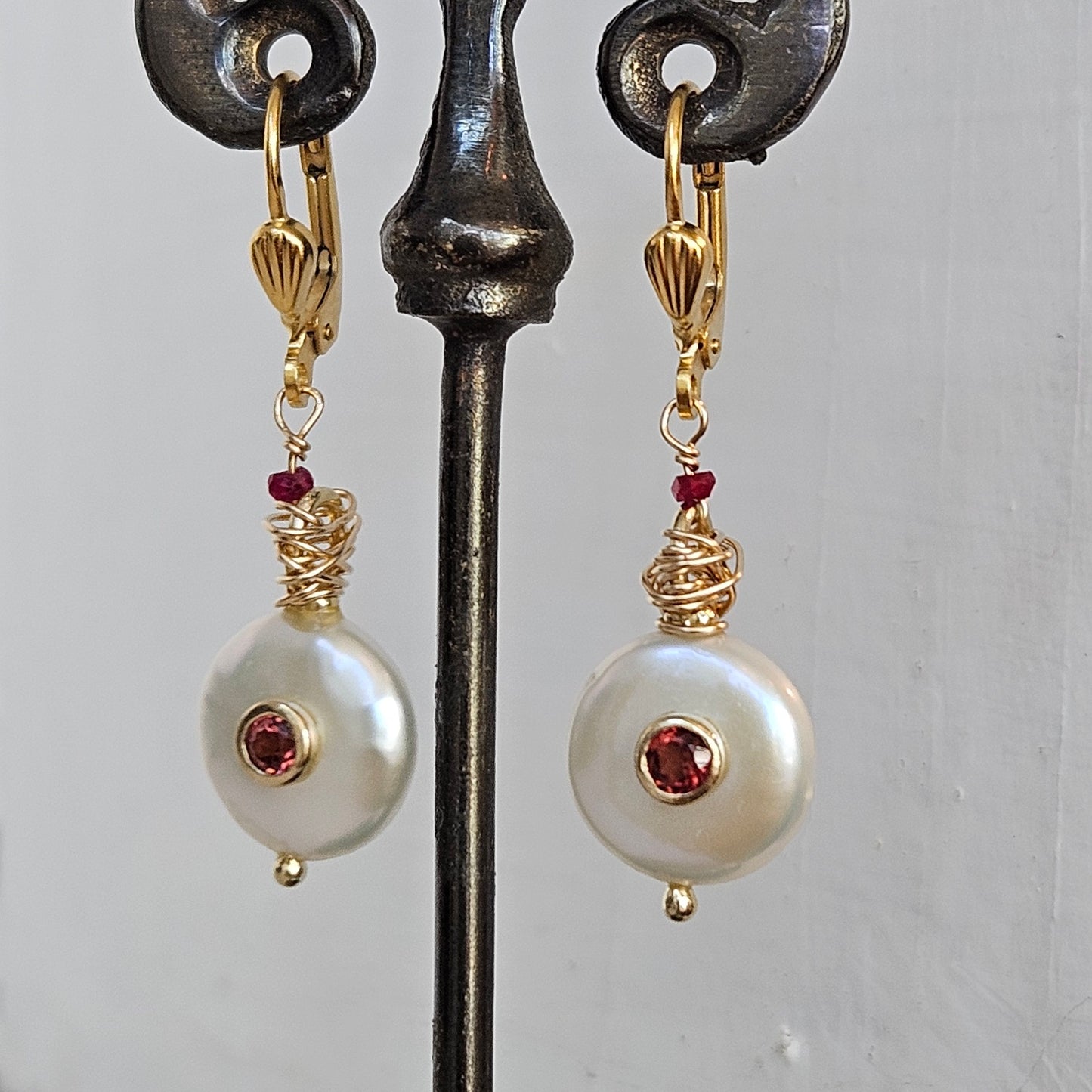 Garnet and Ruby dots earrings in gold, handcrafted by Antiqua Jewelry