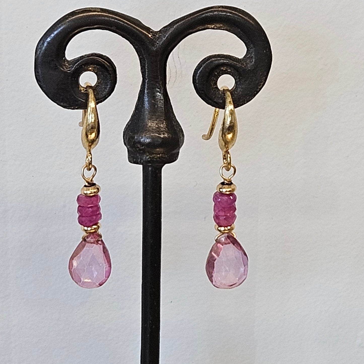 Pink earrings in gold-plated, handcrafted by Antiqua Jewelry
