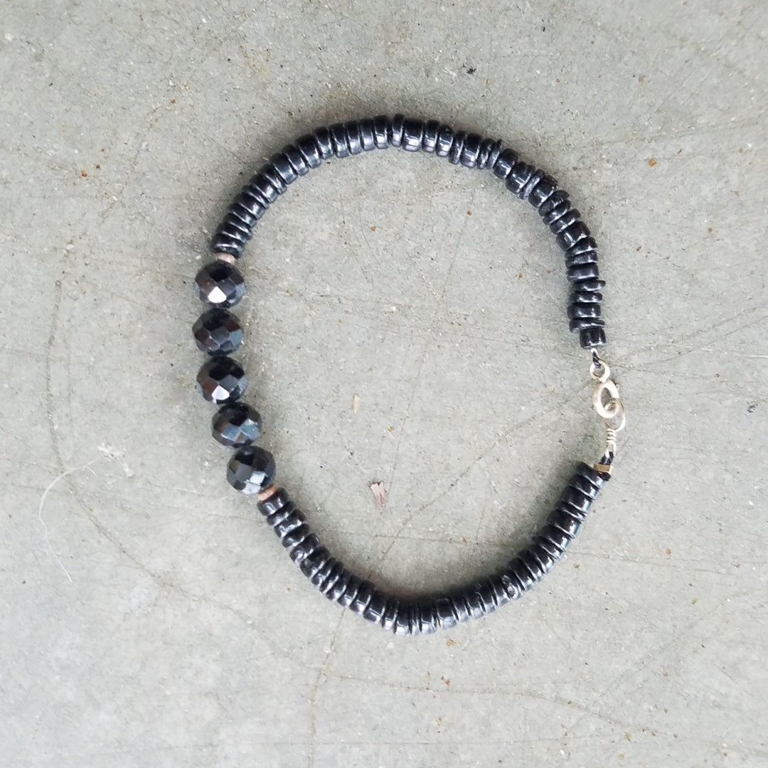 Black Spinnel and Onyx bracelet, handcrafted by Antiqua Jewelry
