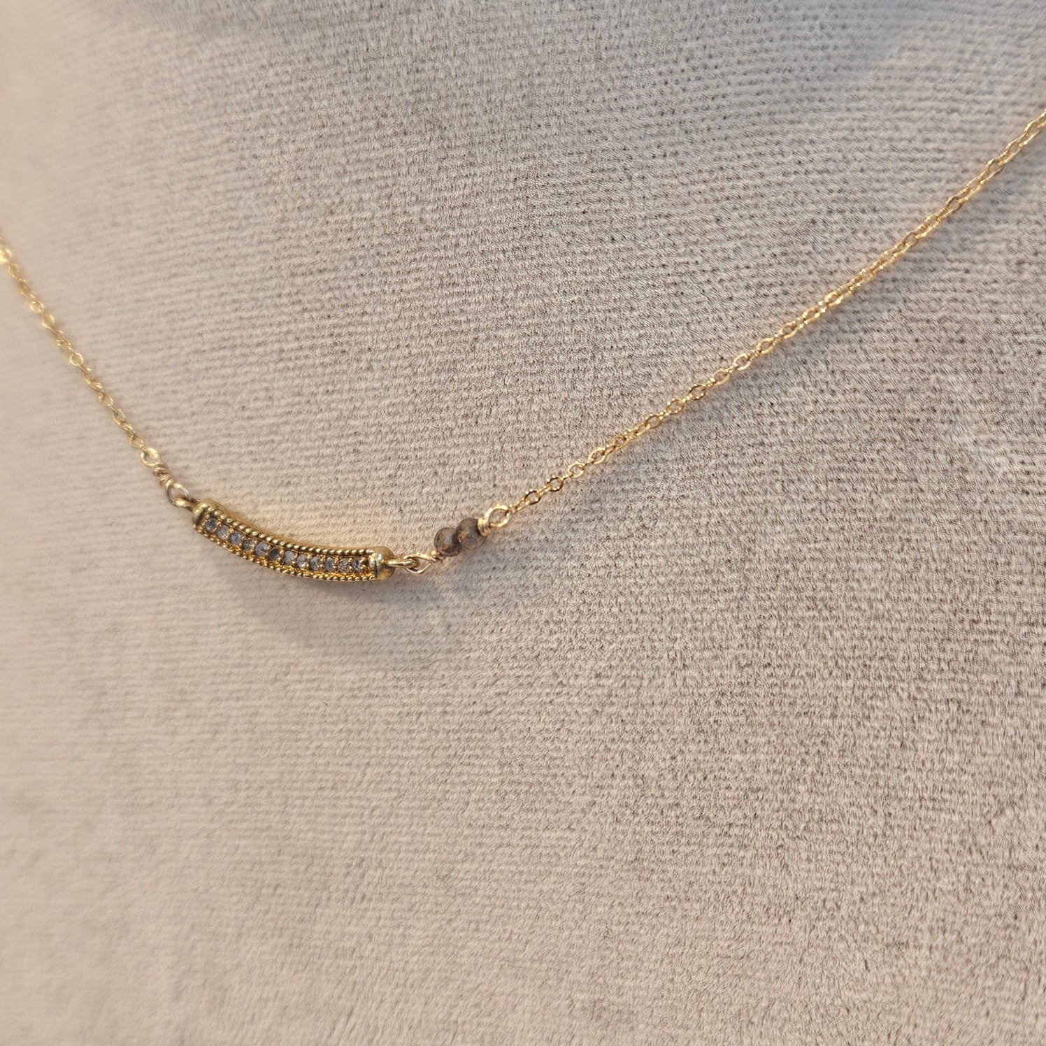 The new bar necklace in gold and gold-plated, handcrafted by Antiqua Jewelry