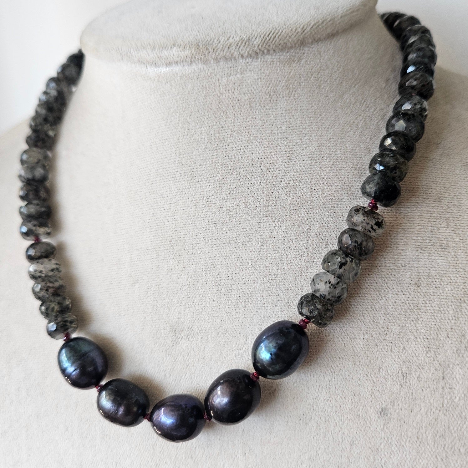 Pearls and Rubies Necklace in gold-plated, handcrafted by Antiqua Jewelry