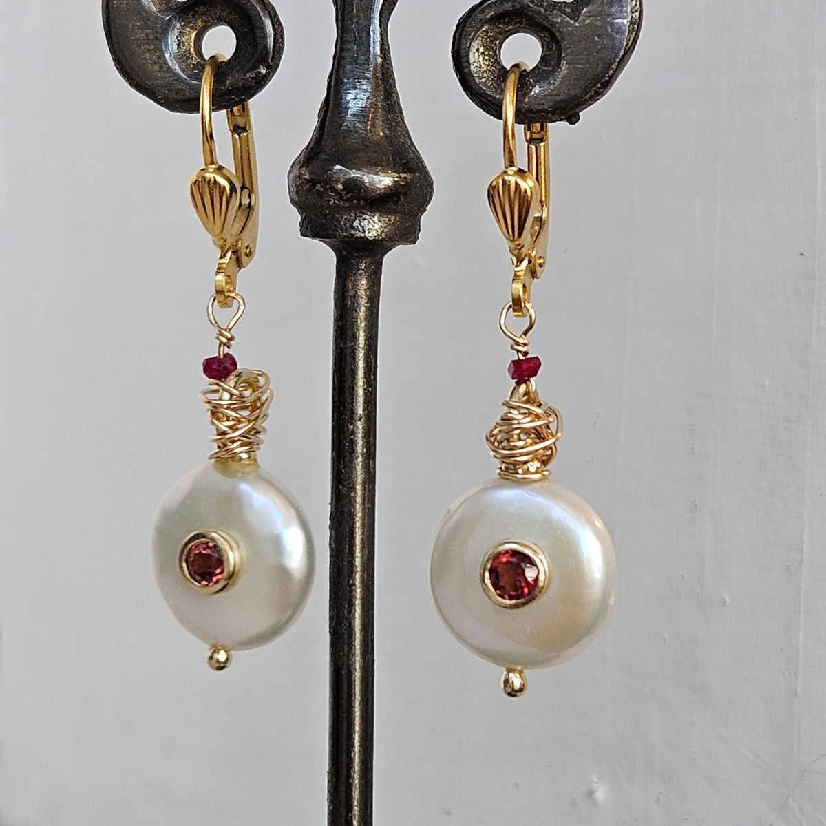 Garnet and Ruby dots earrings in gold, handcrafted by Antiqua Jewelry