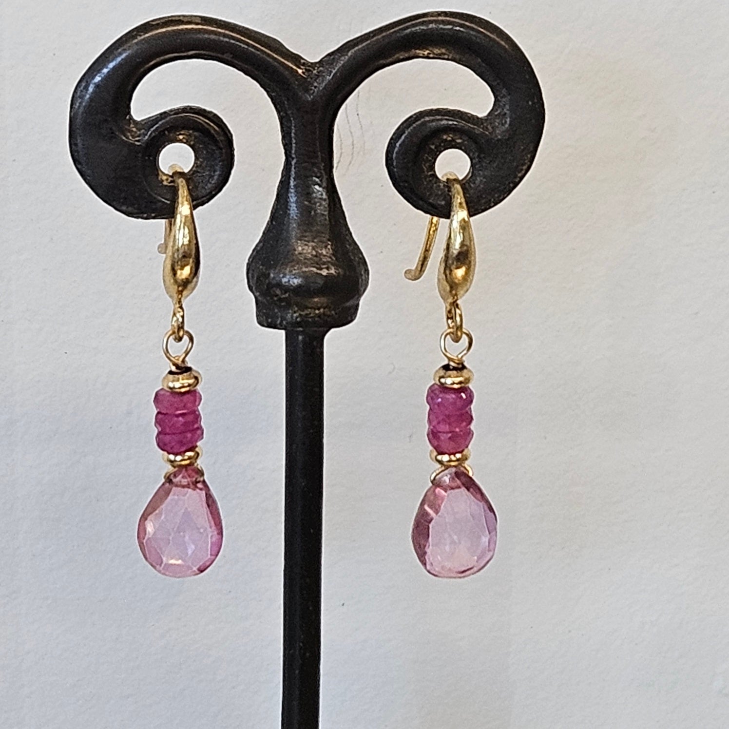 Pink earrings in gold-plated, handcrafted by Antiqua Jewelry