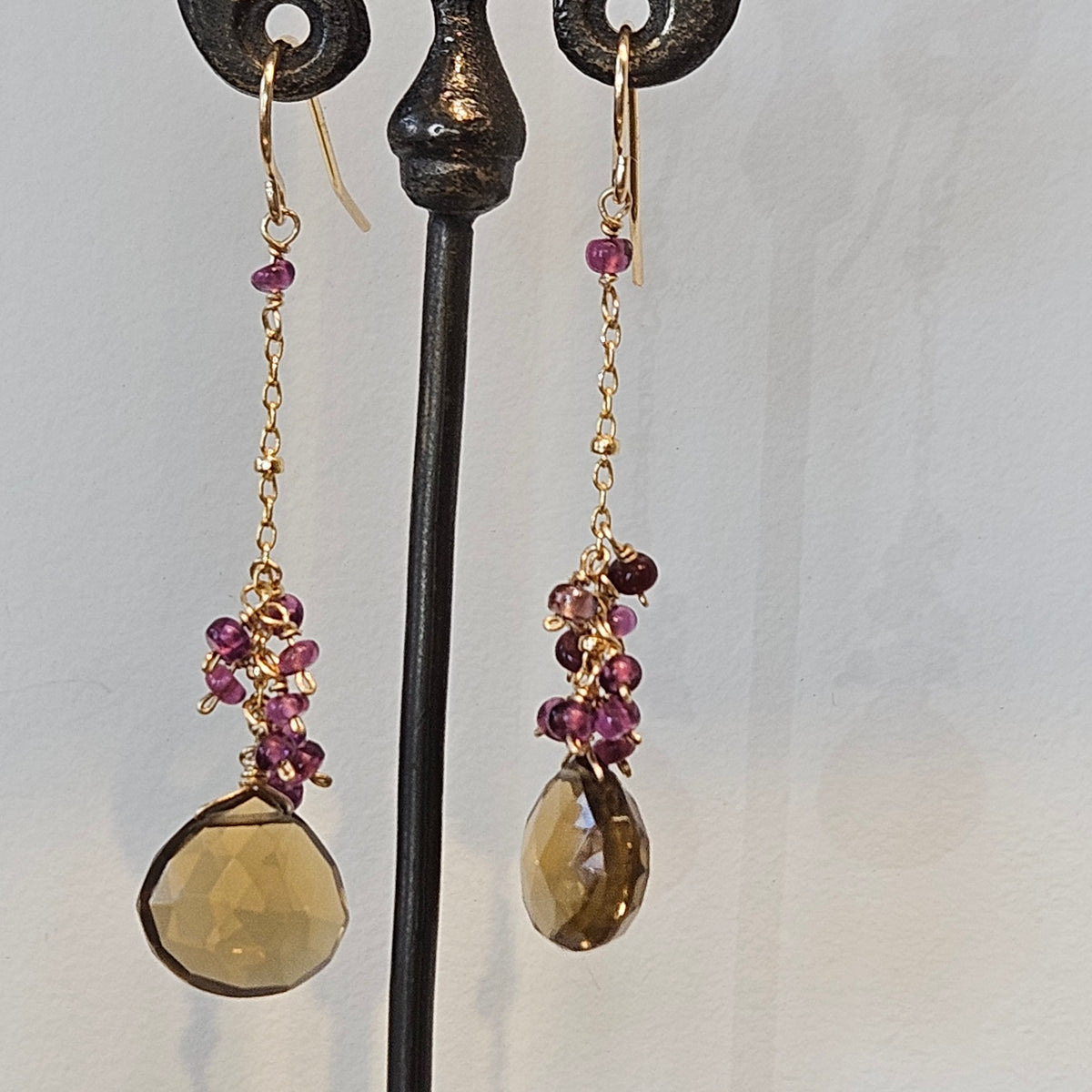 Sapphire cluster earrings in gold and gold-plated, handcrafted by Antiqua Jewelry