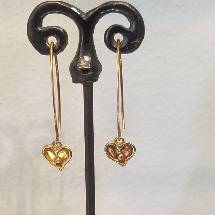 gold heart earrings, handcrafted by Antiqua Jewelry
