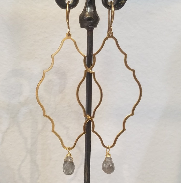 Arabesque decor motives earrings, handcrafted by Antiqua Jewelry