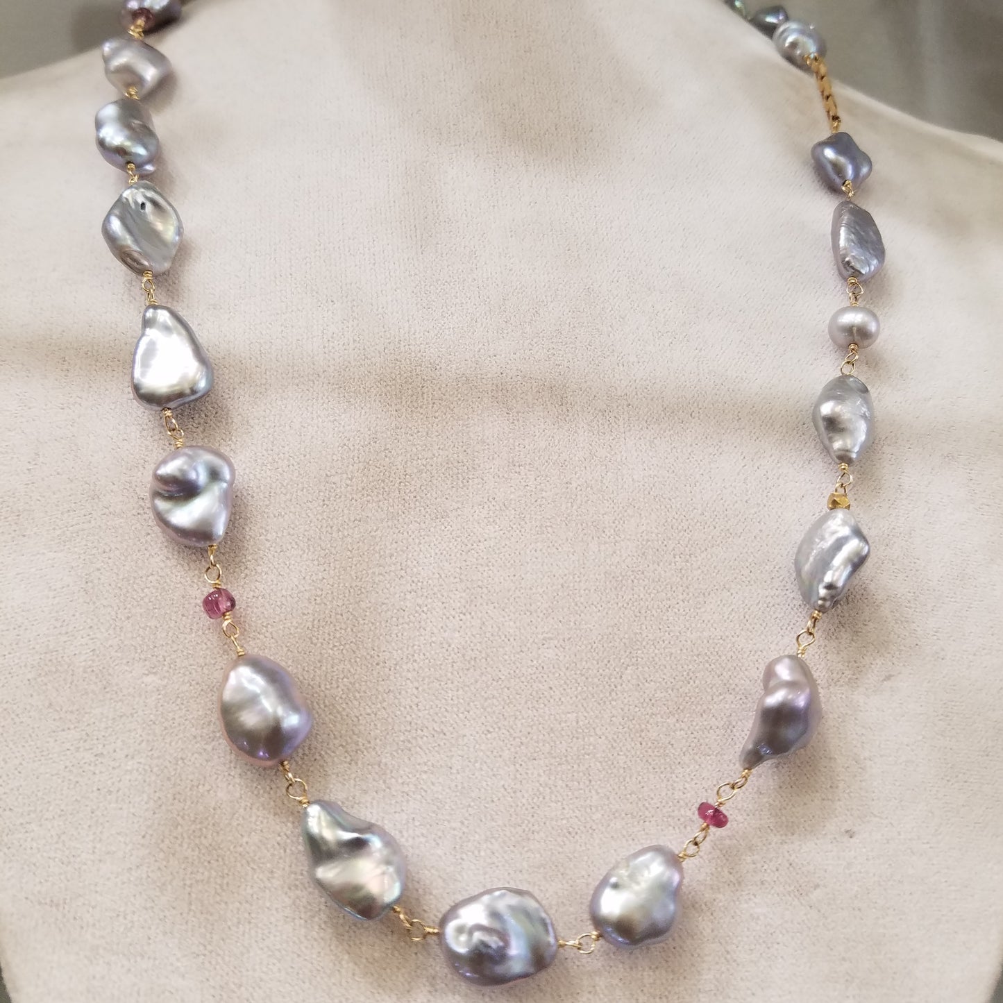 Baroque Pearls necklace in white, handcrafted by Antiqua Jewelry