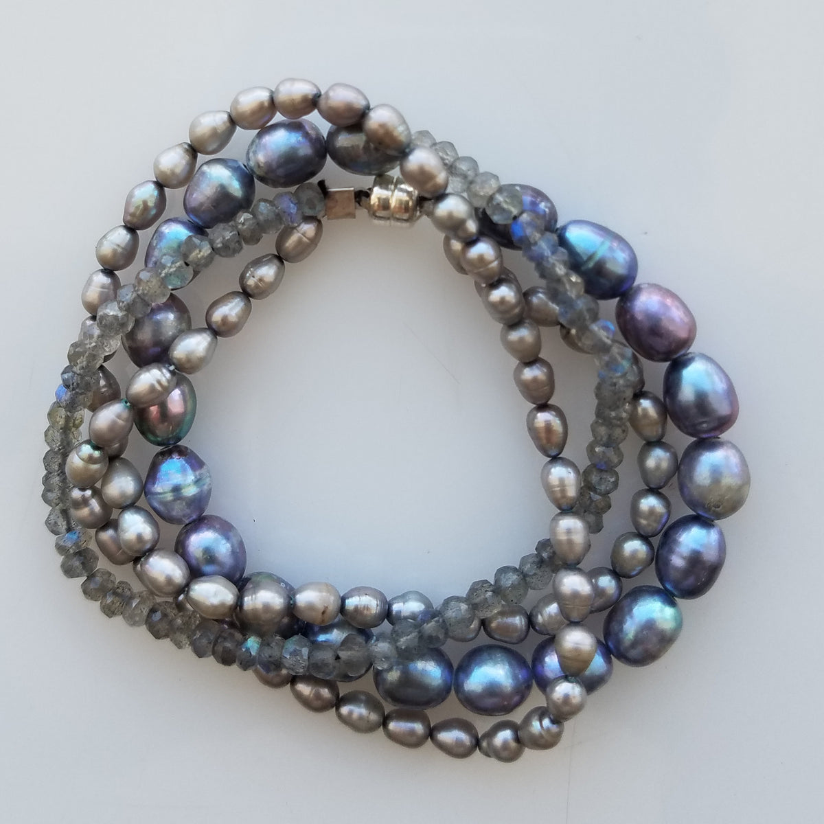 Pearls and Labradorite bracelet, handcrafted by Antiqua Jewelry