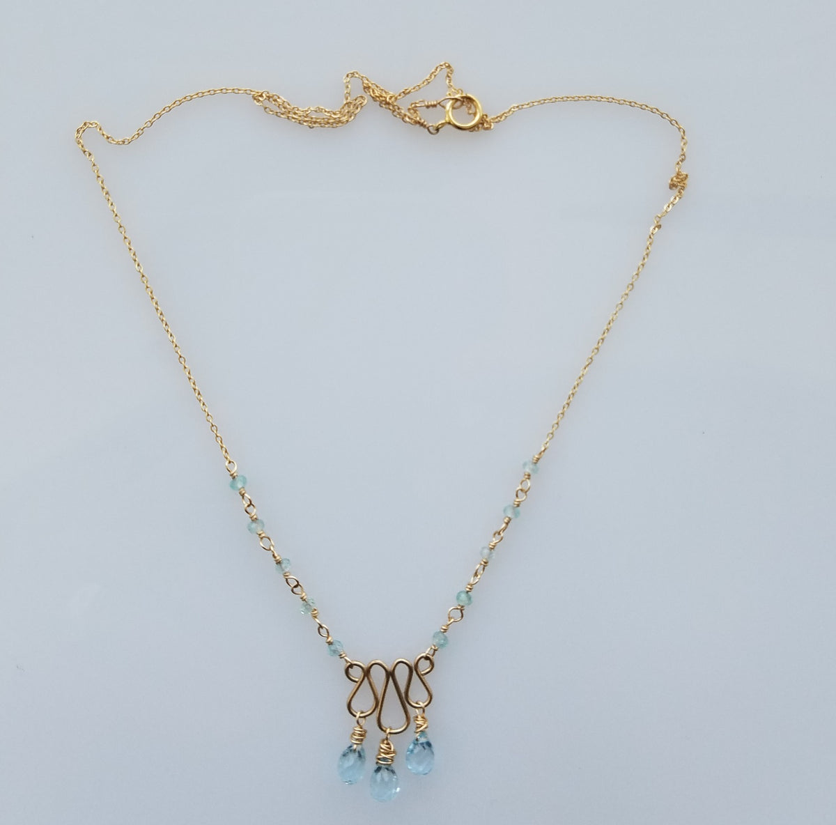crown of pearls Necklace in white, handcrafted by Antiqua Jewelry