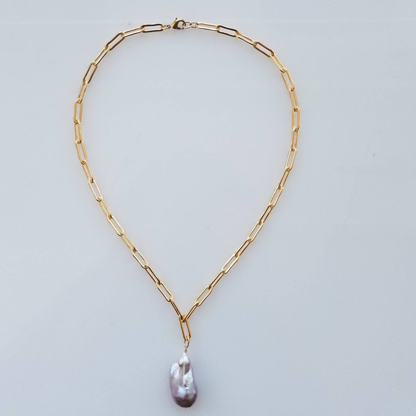 Baroque Pearl necklace in white, handcrafted by Antiqua Jewelry