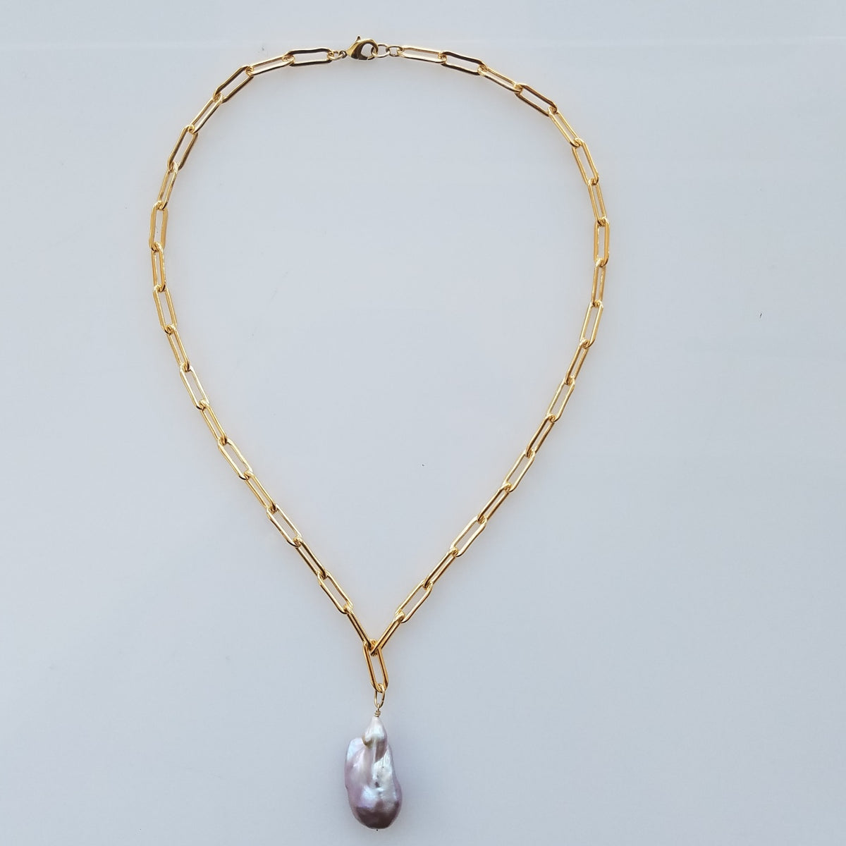 Baroque Pearl necklace in white, handcrafted by Antiqua Jewelry