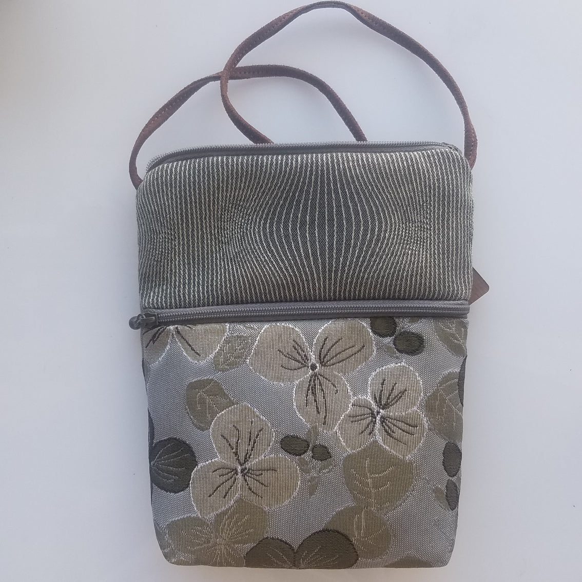Vegan cross body hand bag in green