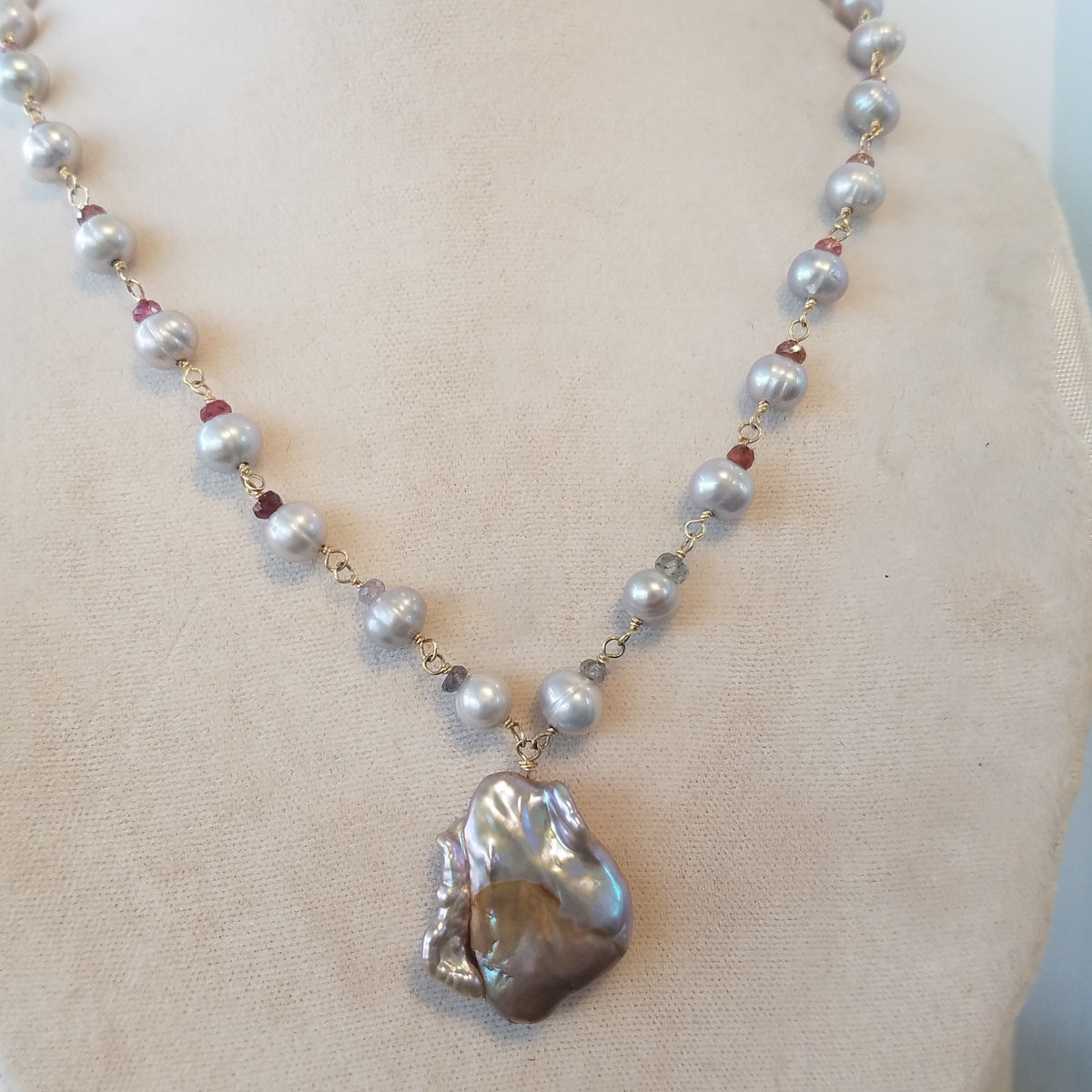 All around Pearls with Spinnel necklace in white, handcrafted by Antiqua Jewelry