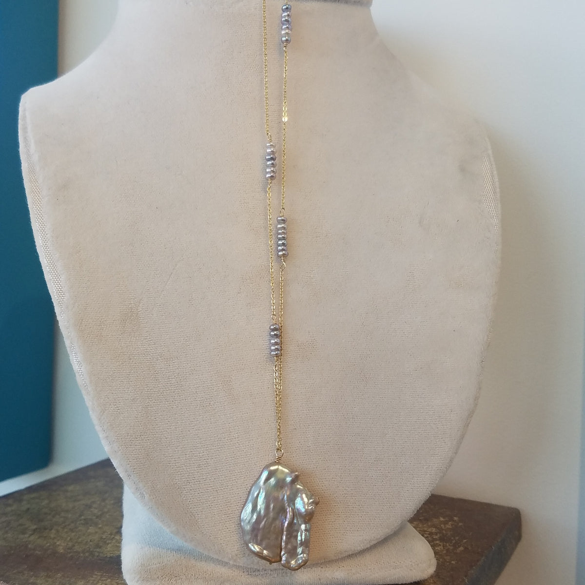 Long necklace with Pearl pendant in white, handcrafted by Antiqua Jewelry